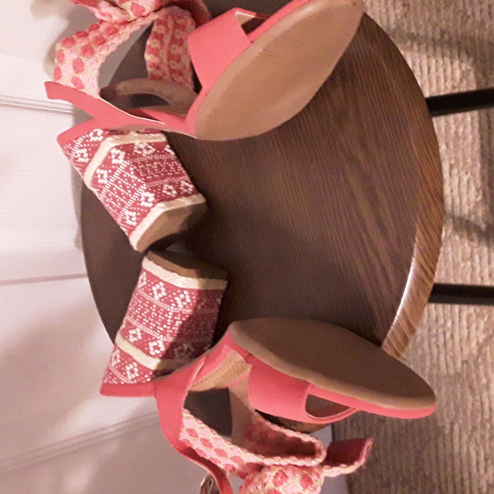 Shoes - Picture 2 of 4